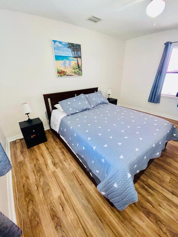 Two Fully Equipped Apartments And A Studio 5 Miles From The Beach Сент-Пітерсбург Екстер'єр фото