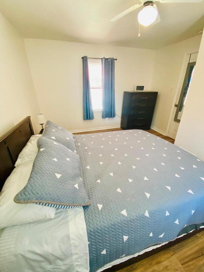 Two Fully Equipped Apartments And A Studio 5 Miles From The Beach Сент-Пітерсбург Екстер'єр фото